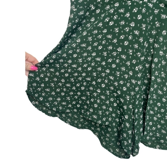 Revolve Blue Life Day Tripper Green Floral Romper Size Small NWT - Picture 3 of 5